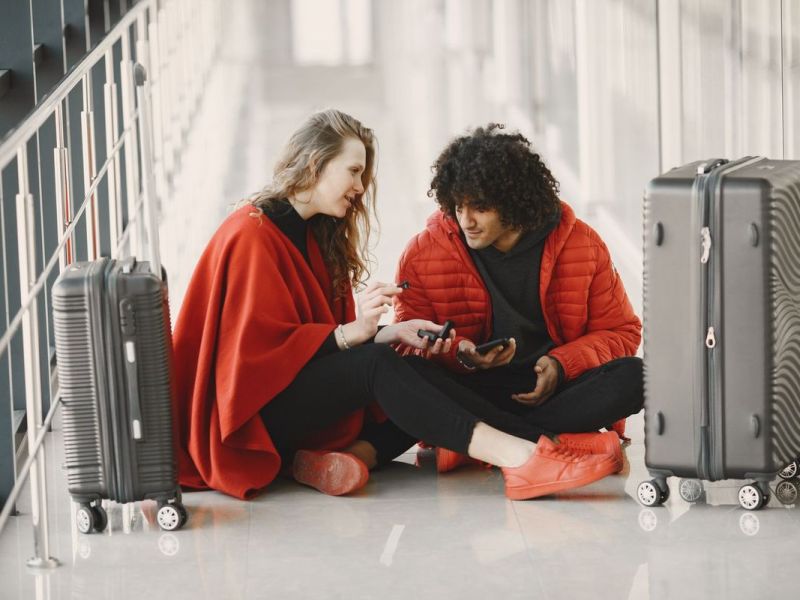 Qué hacer si viajas con una persona&nbsp;mayor